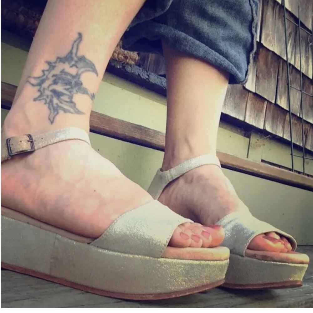 Anthropologie Gee Wawa flatform sandals